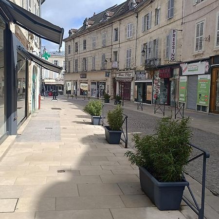 Terre De Bourgogne - Appartement Au Centre Ville D'Avallon Zewnętrze zdjęcie