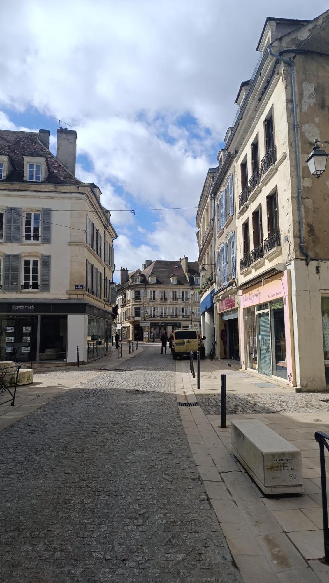Terre De Bourgogne - Appartement Au Centre Ville D'Avallon Zewnętrze zdjęcie